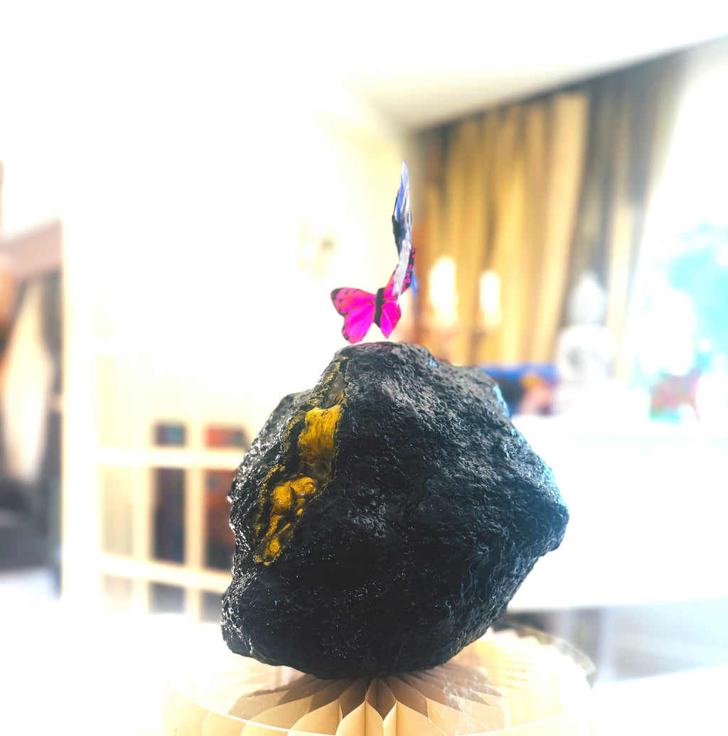 "Eruption Series Black / Gold Vase" image 7
