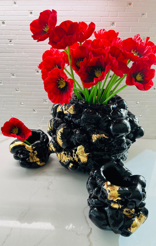 "Black/Gold Vase" image 0