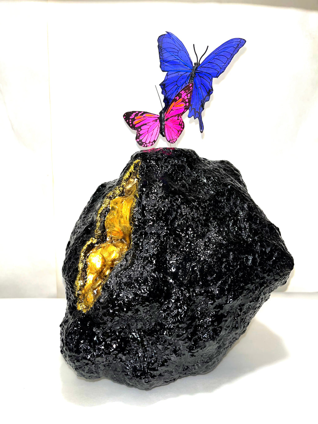 "Eruption Series Black / Gold Vase" image 4