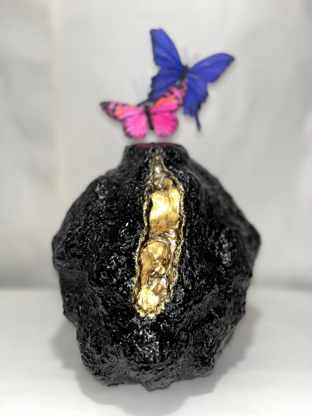 "Eruption Series Black / Gold Vase" image 2